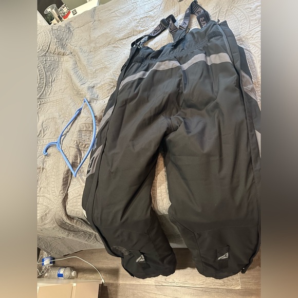 Women’s team FXR snow pant size 14. FAST. - Picture 3 of 5